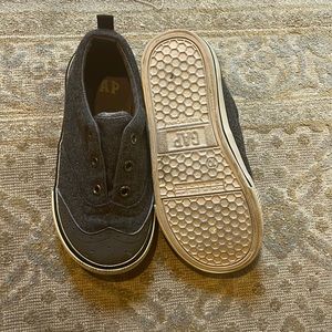Gap boys slip on shoes size 10